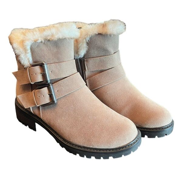 Universal Threads Tan Fur Boots Size 6.5 NWOT - Picture 3 of 6